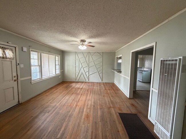 Photo - Centrally Located 2/1/1