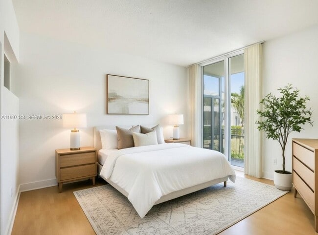 Photo - 350 NE 24th St Unidad 601