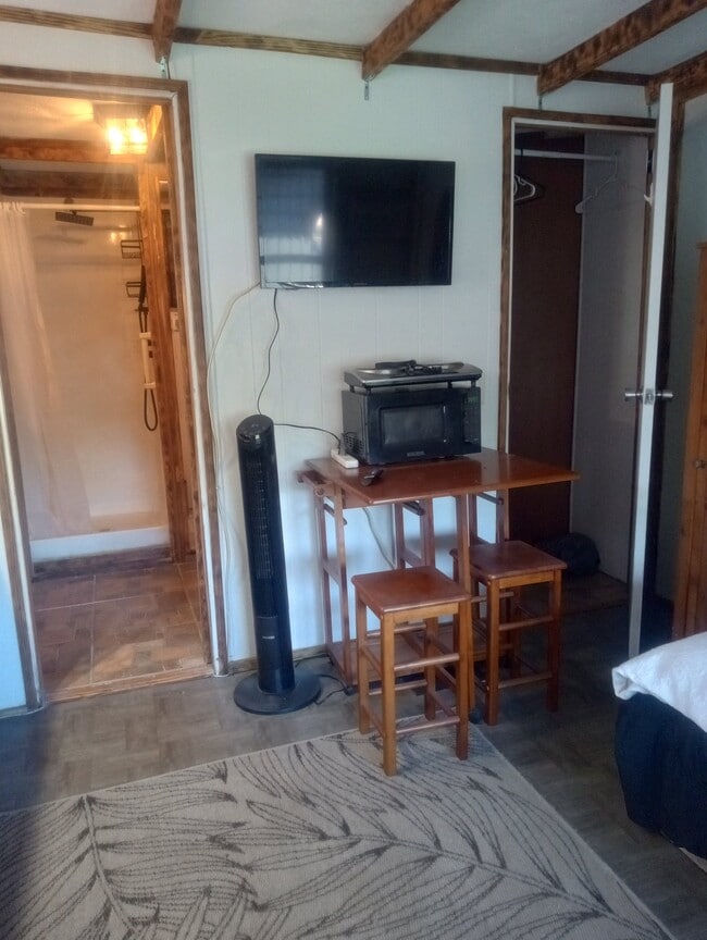 Photo - 200 NW 48th Ct