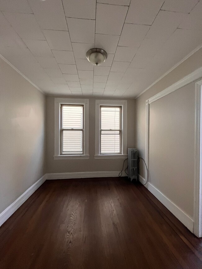 Photo - 76 Pearsall Ave Unit 3