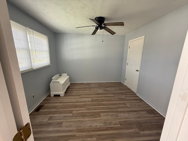 Photo - 360 Floyd St