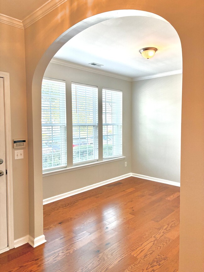 Photo - 413 Colwick Ln