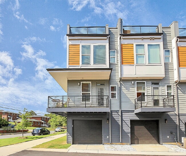 Photo - End Unit in SOUTH END