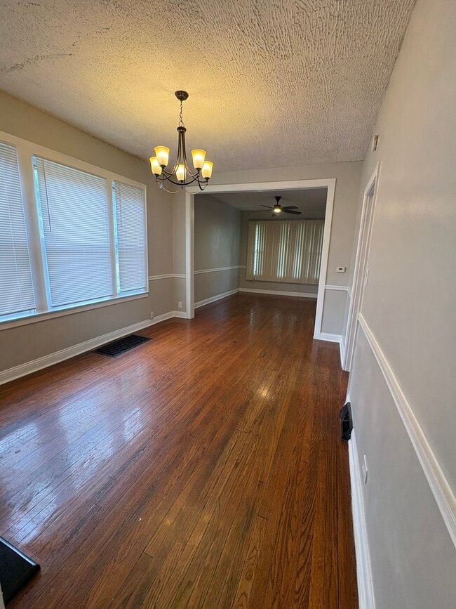 Photo - 9331 S Evans Ave