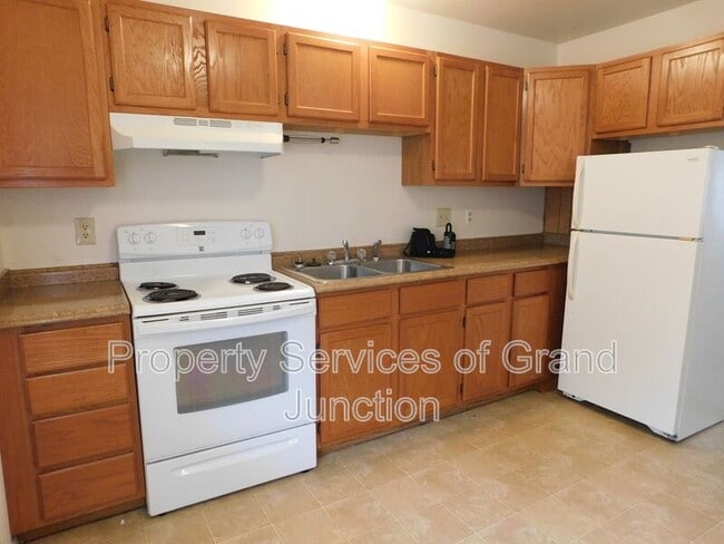 Photo - 2857 Elm Cir Unit 27