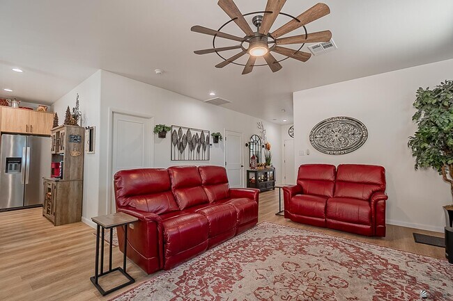 Photo - 3400 S Ave 7th E