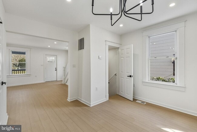 Photo - 507 Washburn Ave