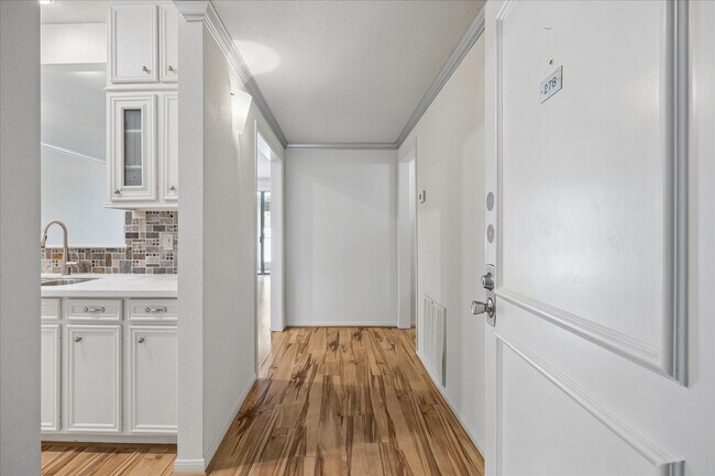 Photo - 2475 Underwood St Unidad 278