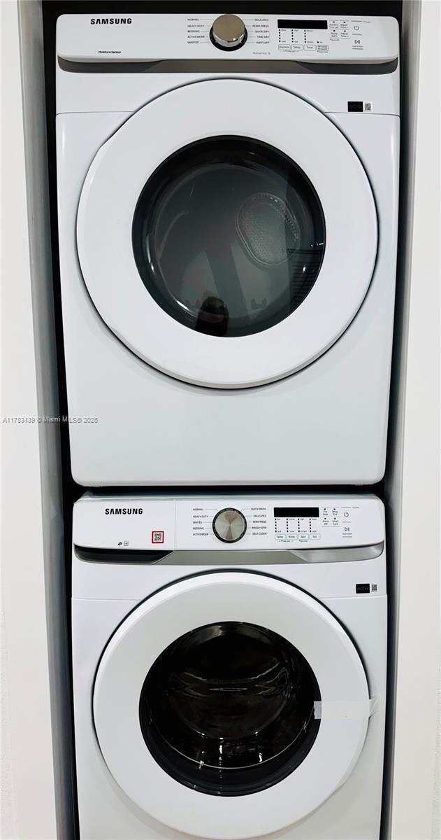 Photo - 3 bedroom in Miami FL 33162