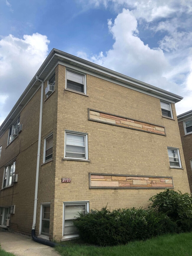 Building Photo - 2403 N 75th Ct Unit A