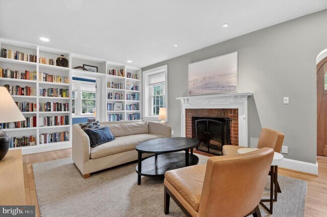 Photo - 3005 McKinley St NW