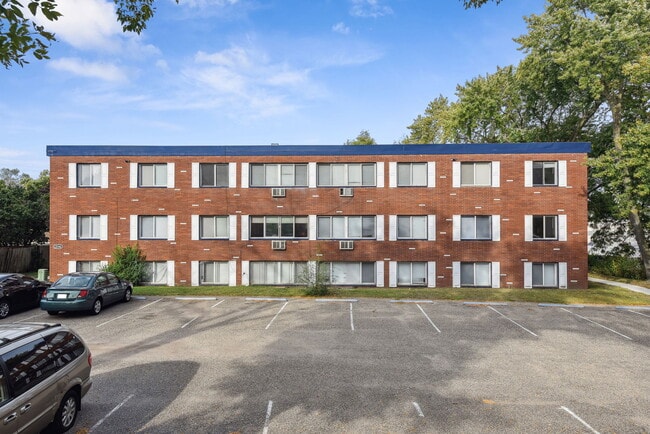 Photo - Maplewood Manor
