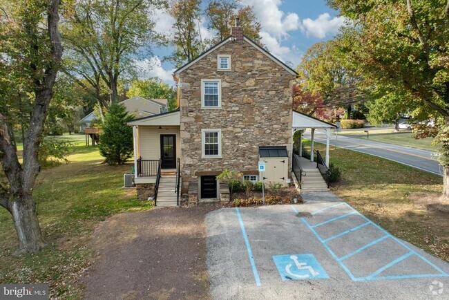 Building Photo - 26 Ridge Rd Rental