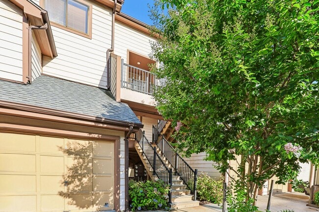 Building Photo - 14122 Lauren Ln Unit 29C