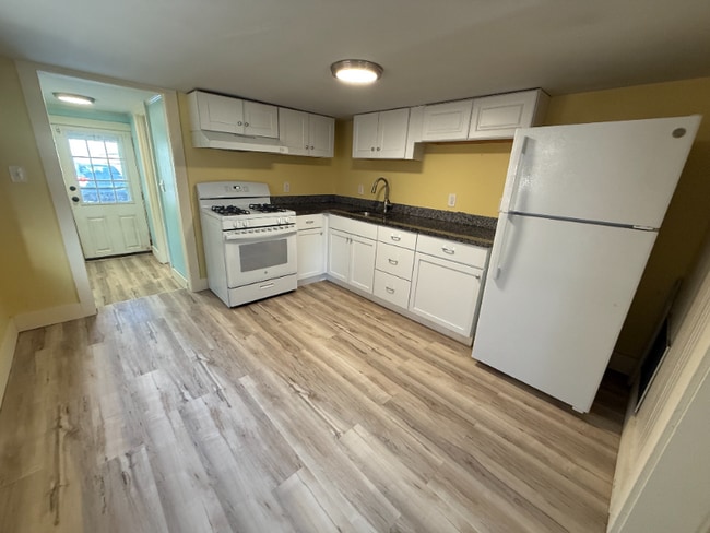 Photo - 18 L St Unidad B