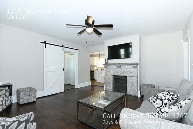 Photo - 1208 Madison St