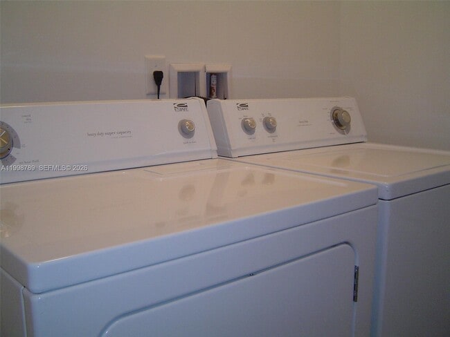 Photo - 1153 SW 13th St Unit 0