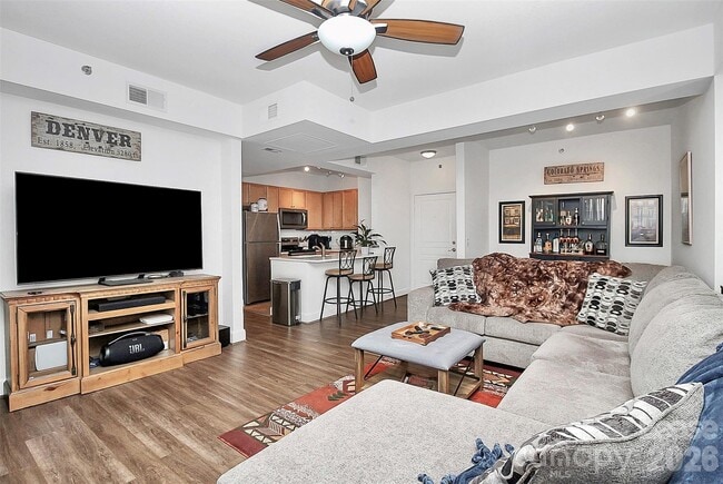 Building Photo - 1315 East Blvd Unit 309