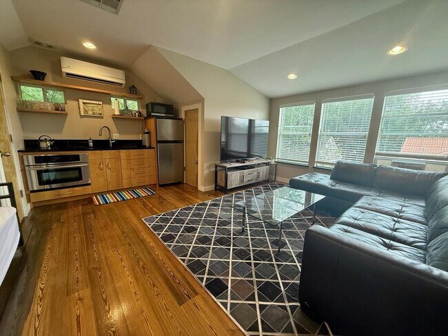 Photo - 4517 Shoalwood Ave