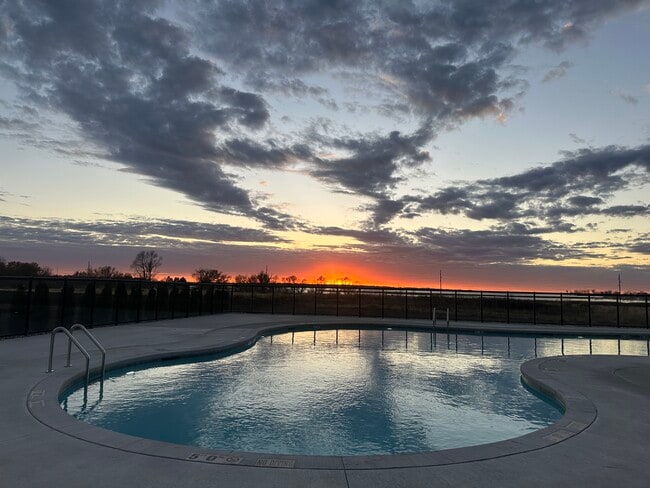 Building Photo - Red Earth