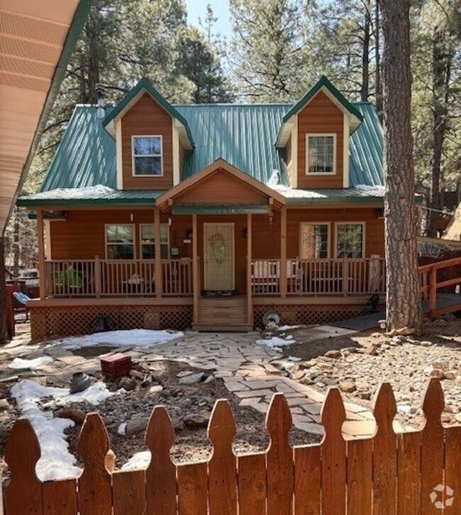Building Photo - Great Quiet 3BR, 2 BA House in Kachina Vil...
