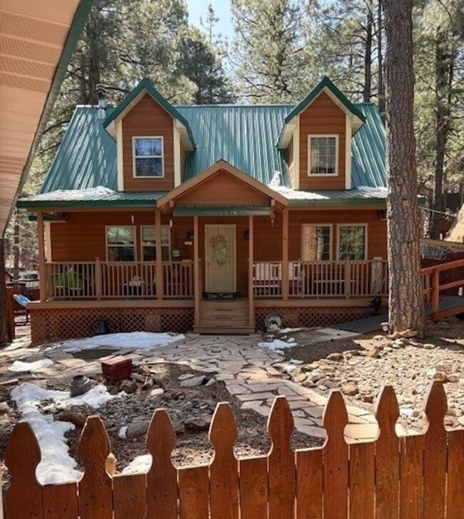 Building Photo - Great Quiet 3BR, 2 BA House in Kachina Vil...