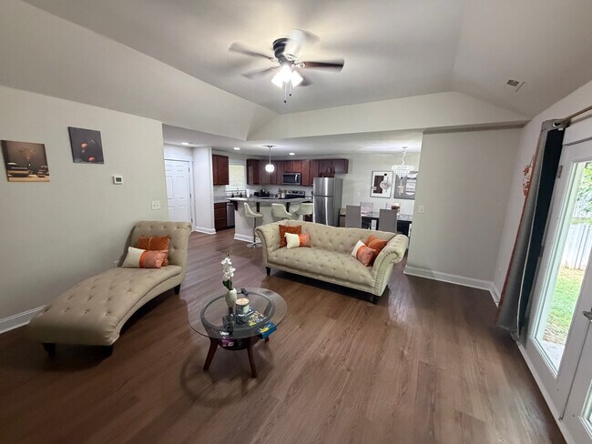Room in Single Family Home on Vasser Pl