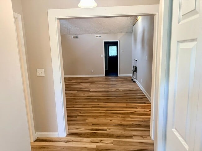 Photo - 283 Redfern Rd