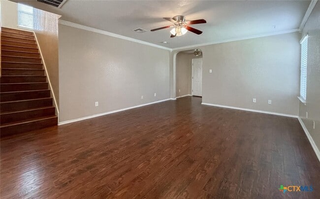 2237 Stoneleigh Dr