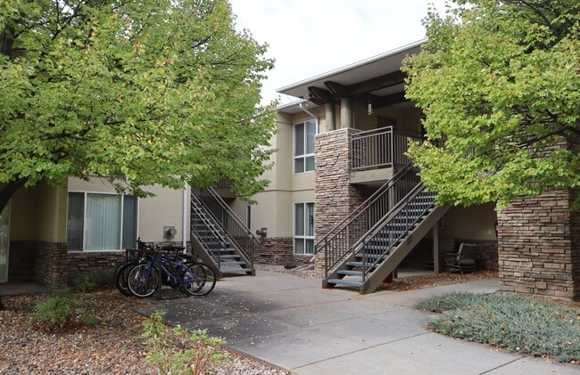 Building Photo - Comfort & Convenience in South Fort Collin...