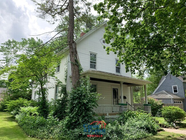 Photo - 1122 Regent St Unidad Upper