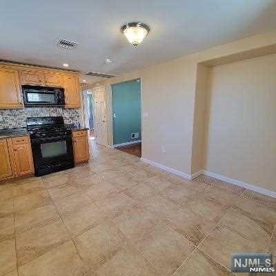 Photo - 12-14-14 1st St