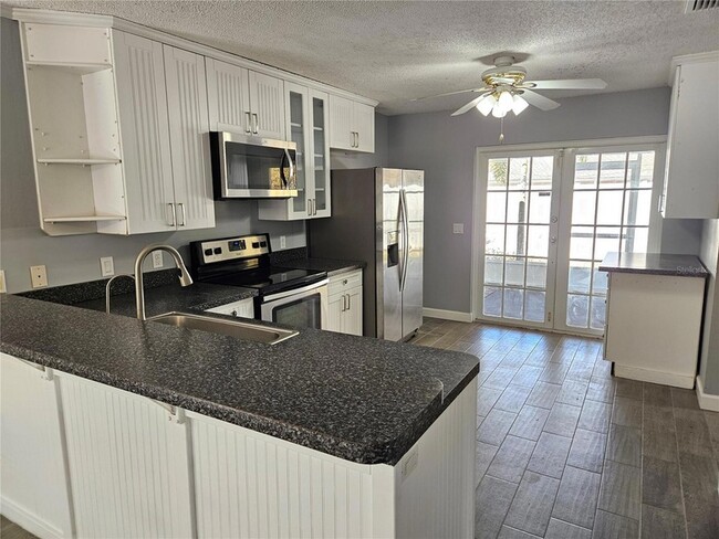 Photo - 272 Loyola Rd