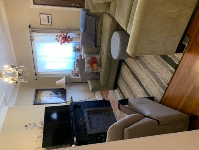 Photo - 160 Pearl St