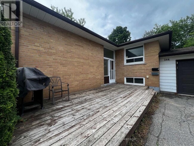 Photo - 244 St Vincent St