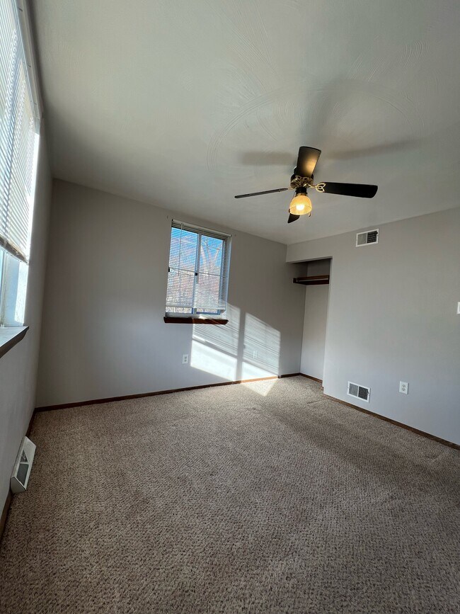 Photo - 4501 Bataan Ave