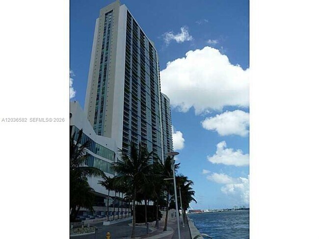 Building Photo - 335 S Biscayne Blvd Unit 4200