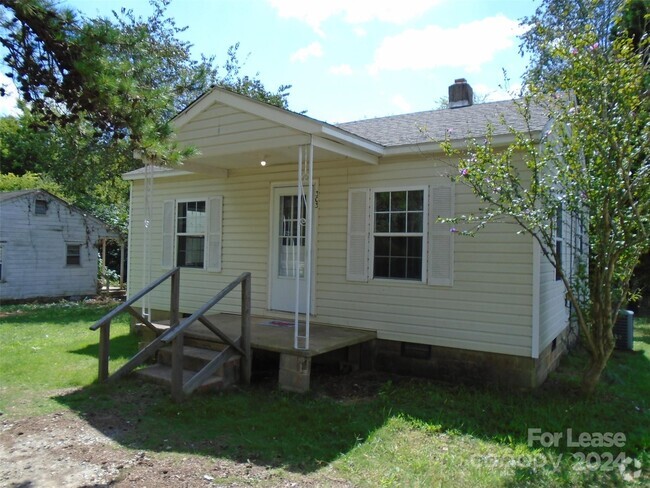 Building Photo - 303 Pinhook Loop Rd Rental