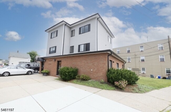 Photo - 174 Washington Ave Unit 3