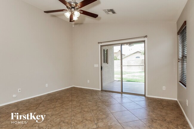 Photo - 1222 W Jersey Way