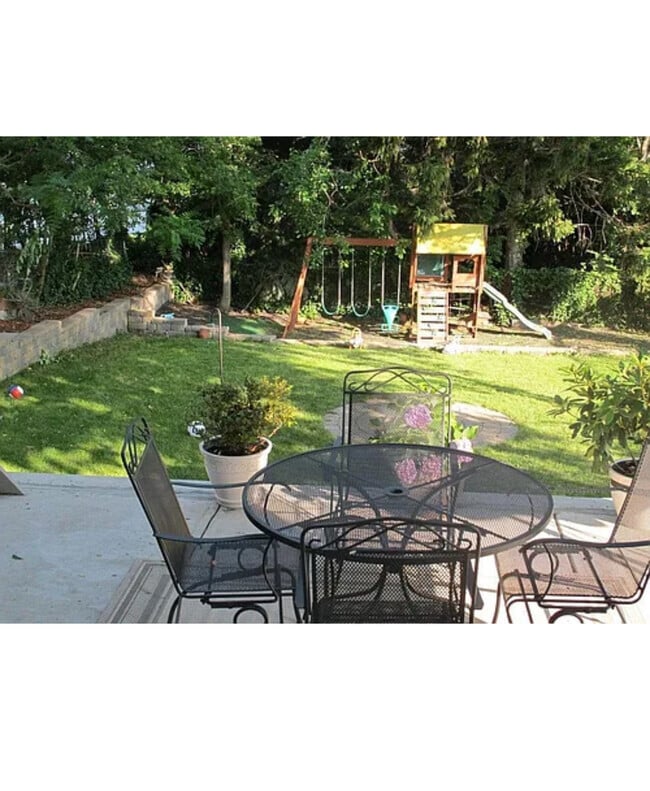 Building Photo - 9129 Newkirk Ave Unit APT 1B