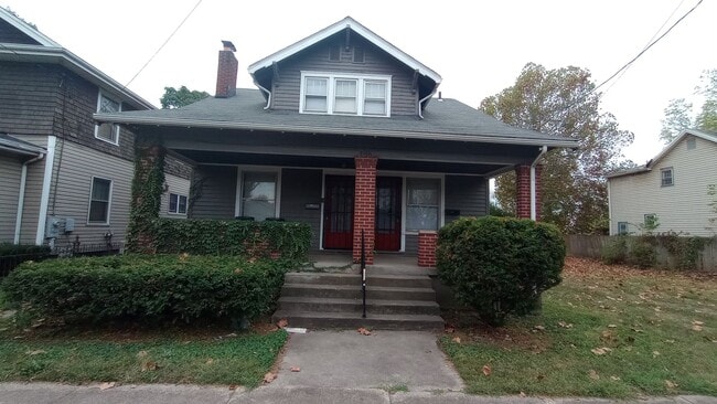 Building Photo - 1816 Woodlawn Ave Unit 1816 - 1 Woodlawn