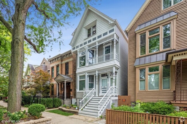 Building Photo - 3722 N Bosworth Ave Unit 1R Rental