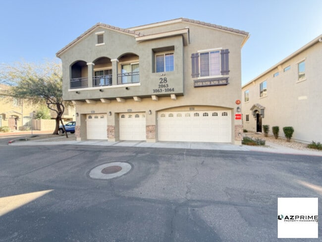 Building Photo - Stylish 3/2.5 Phoenix Condo!