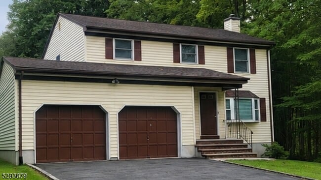 Building Photo - 4 Deerfield Rd