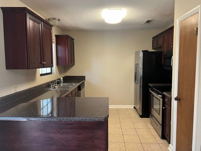 Photo - 303 Ridgeway Dr