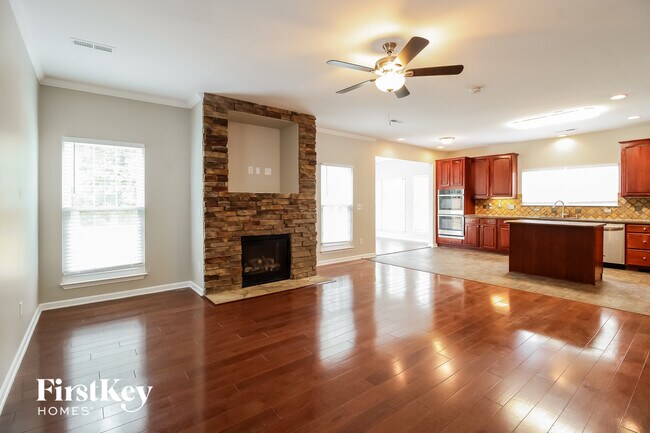 Photo - 3833 Tonsley Pl