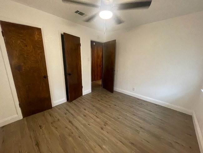 Photo - 1610 Dellis St