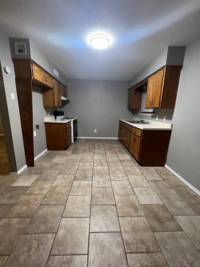 Kitchen - 374 Willow St