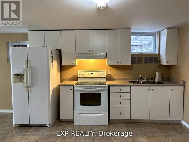 Photo - 91 Sun King Crescent